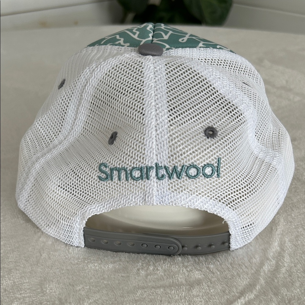 Smartwool White and Green Trucker Hat - Picture 4 of 6